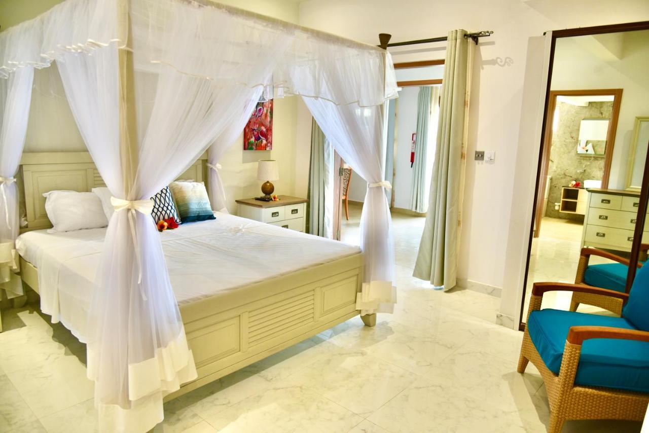 La Petite Maison And Sea Splash Hotel *