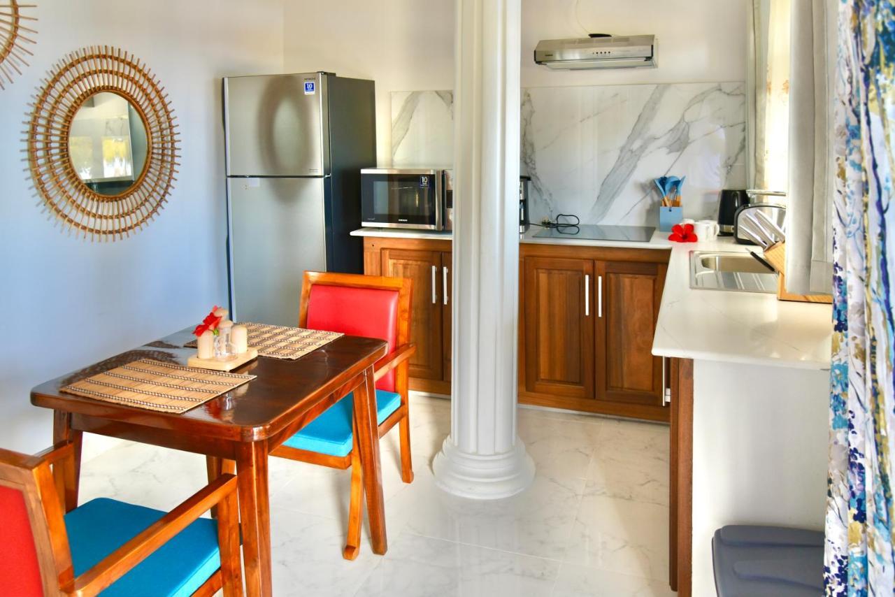 La Petite Maison And Sea Splash Hotel *