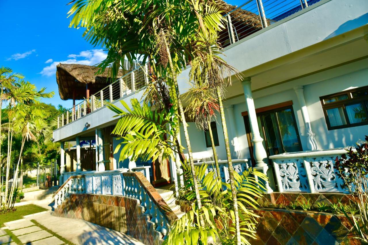 Hotel La Petite Maison And Sea Splash Baie Sainte Anne